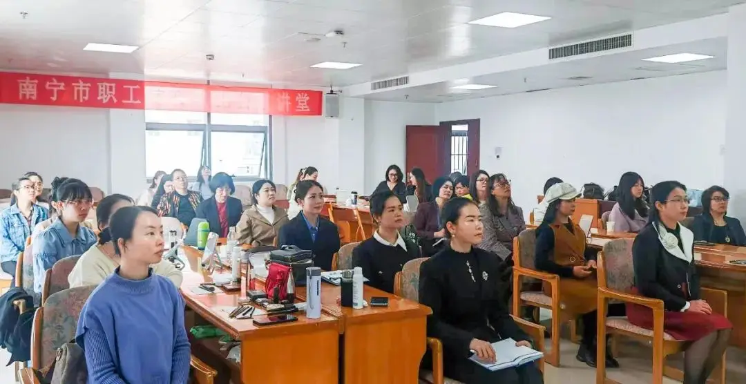 “妝”出職場競爭力--天緣綠集團參與市總工會公益培訓 